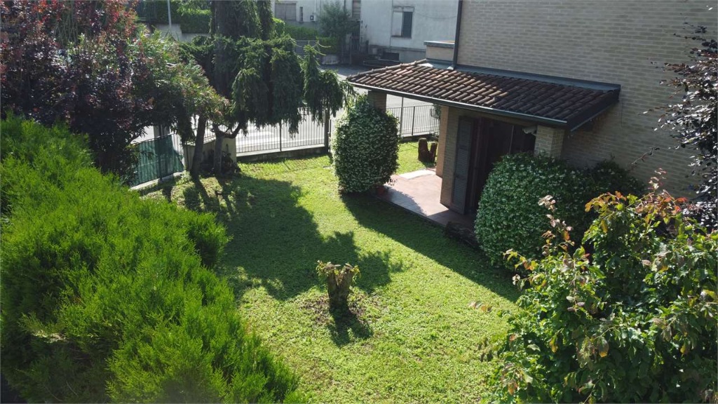 Villa a schiera in Via per Intimiano, Cantù, 4 locali, 3 bagni, garage