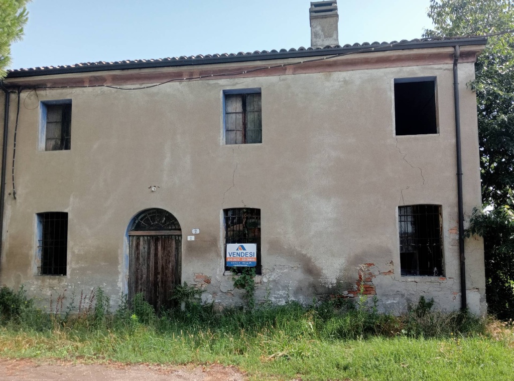 Casa indipendente a Sant'Agata sul Santerno, 6 locali, 200 m²