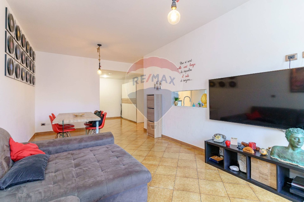 Appartamento in Via Giovanni Grasso, Aci Castello, 5 locali, 2 bagni