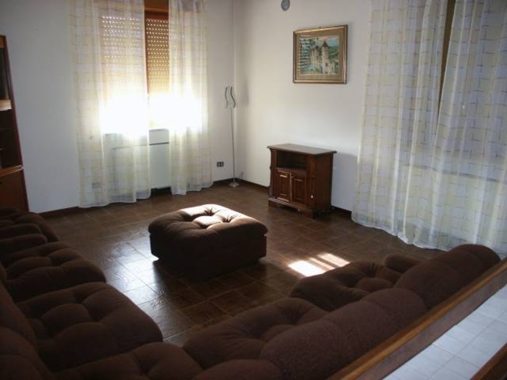 Villa a Ziano Piacentino, 5 locali, 2 bagni, giardino privato, 190 m²