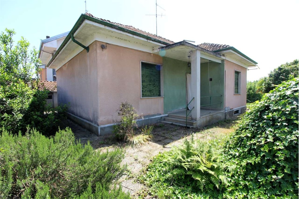 Casa indipendente in STRADA GALLINA 7, Novara, 3 locali, 1 bagno