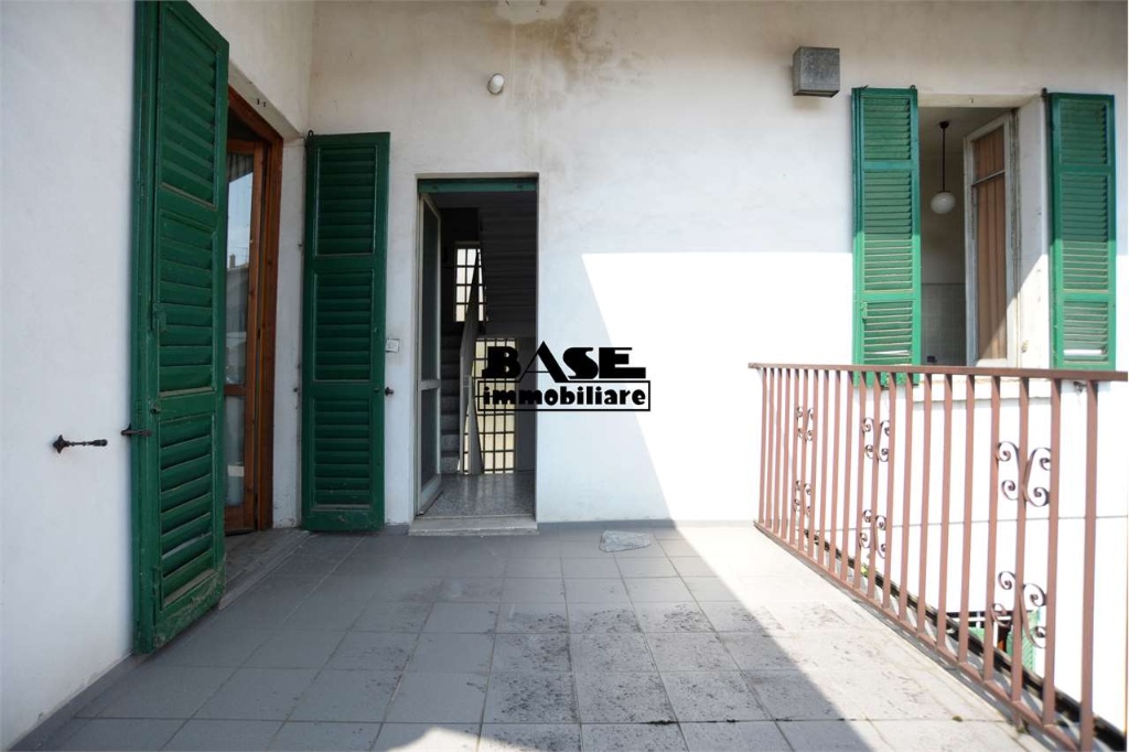 Porzione di casa in Via Vittoria, Cadorago, 4 locali, 2 bagni, garage