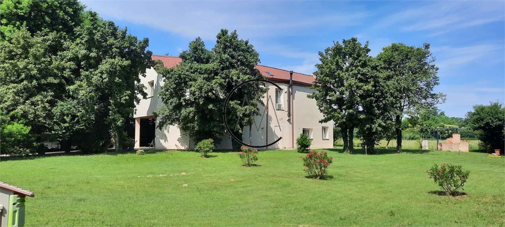 Casa indipendente in Via benedetto marcello, Treviso, 8 locali, 350 m²