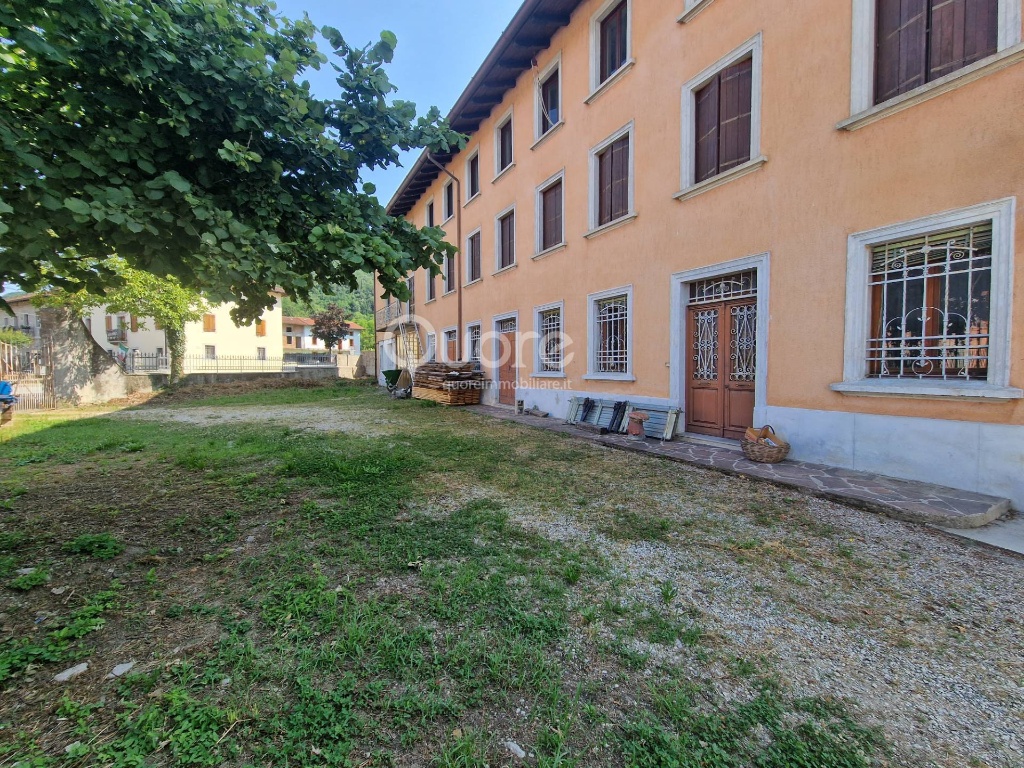 Casa indipendente in Piazza della Chiesa, Attimis, 10 locali, 400 m²