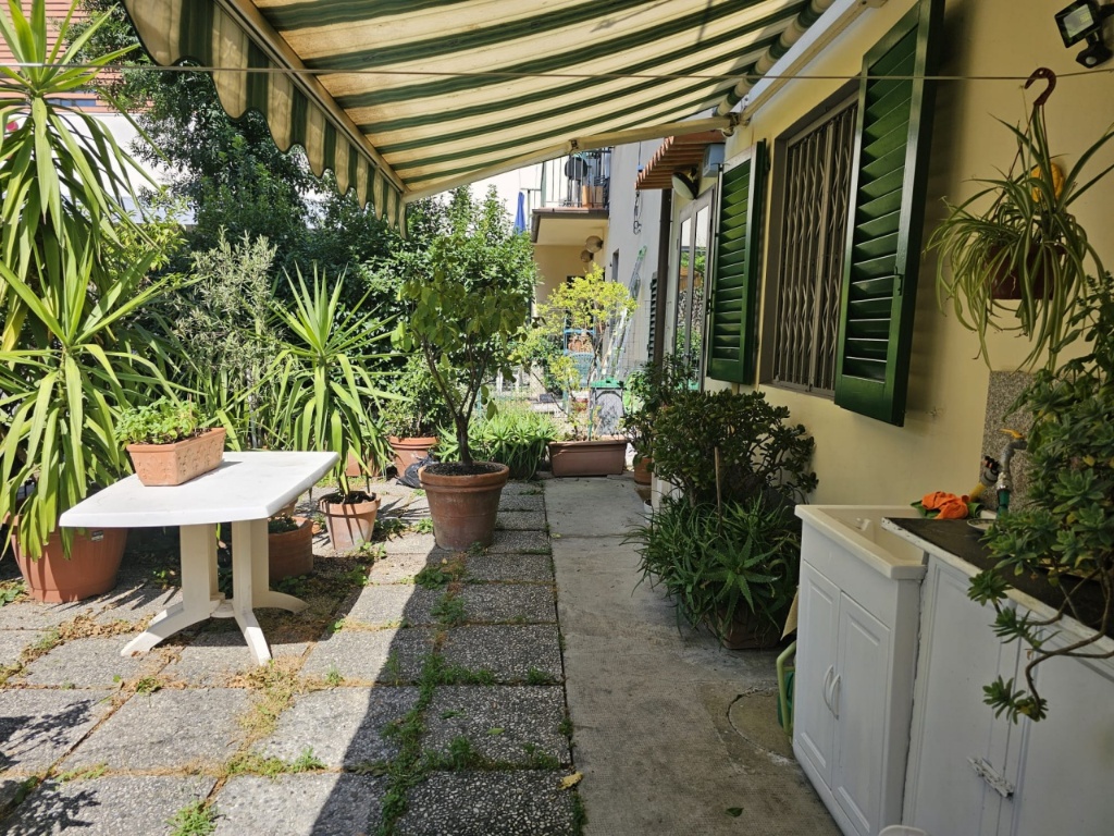 Quadrilocale a Firenze, 1 bagno, giardino privato, 75 m², ottimo stato