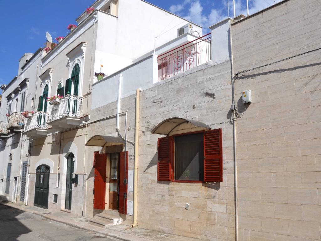 Casa indipendente in Via Pantelleria, Canosa di Puglia, 3 locali