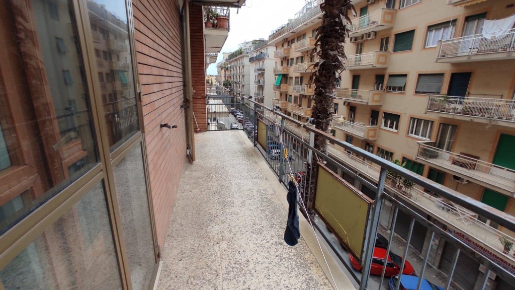 Appartamento a Salerno, 6 locali, 3 bagni, 153 m², 3° piano, ascensore