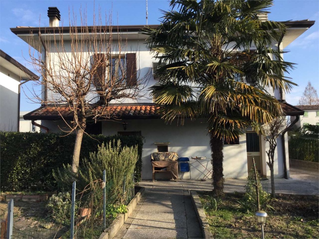 Casa indipendente a San Stino di Livenza, 5 locali, 150 m² in vendita