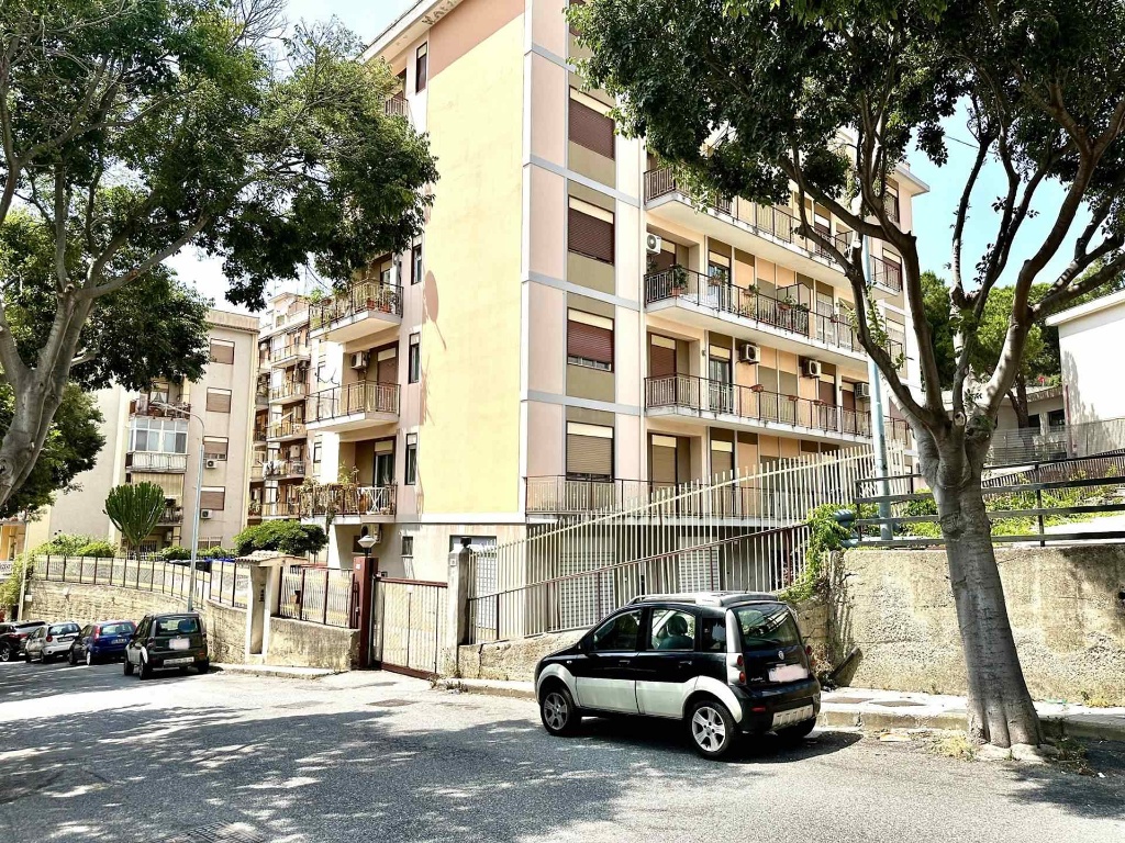 Appartamento in Via olimpia 33, Messina, 8 locali, 2 bagni, 220 m²