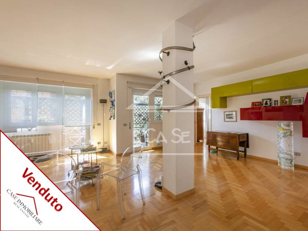 Appartamento in VIA CLIVO DI CINNA, Roma, 6 locali, 2 bagni, 153 m²