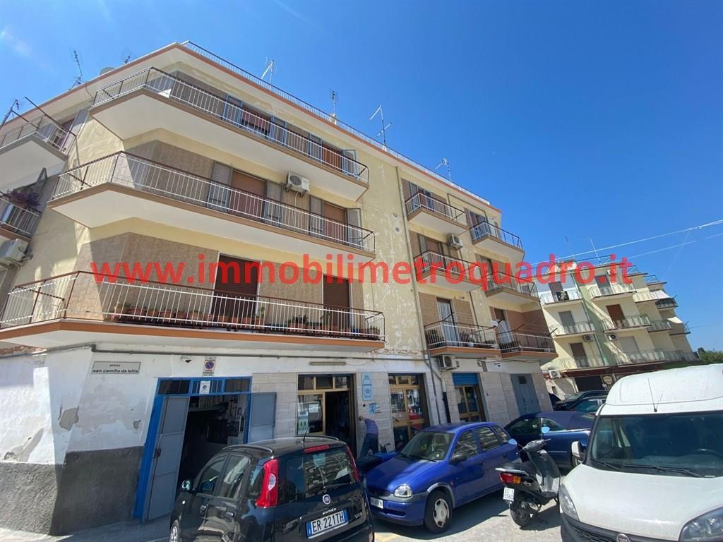 Appartamento a Manfredonia, 6 locali, 1 bagno, 140 m², 2° piano