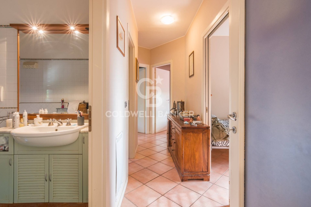 Appartamento in Via Orsoleto, Rimini, 6 locali, 2 bagni, con box