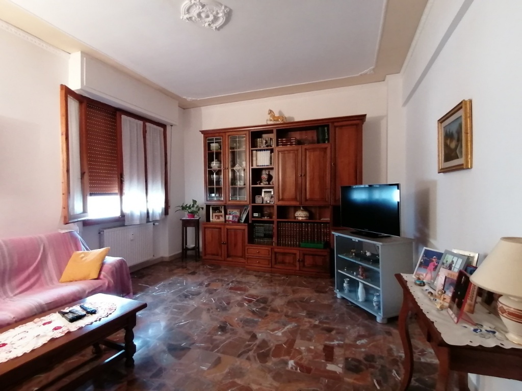 Appartamento a Scarperia e San Piero, 5 locali, 1 bagno, 105 m²