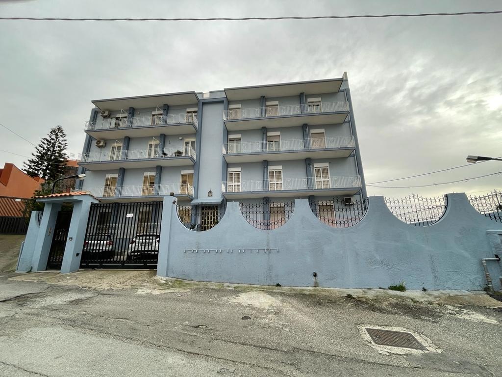 Quadrilocale in Forte Petrazza, Messina, 2 bagni, posto auto, 140 m²