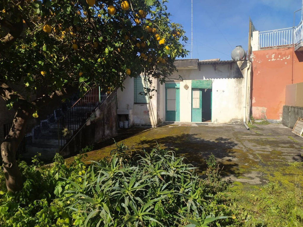 Casa indipendente ad Acireale, 3 locali, 1 bagno, 85 m², terrazzo