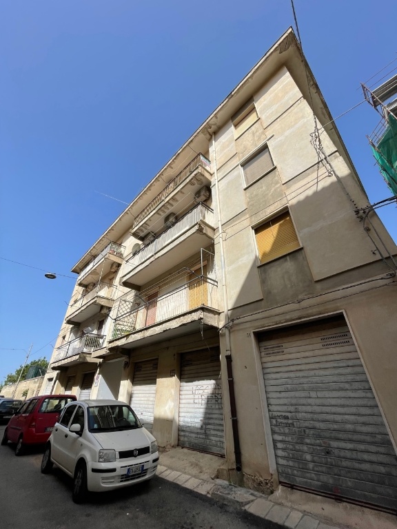 Appartamento in Via Rosario Cascino, Modica, 5 locali, 1 bagno, garage