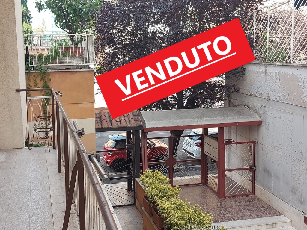 Bilocale in Via Ludovica Albertoni 84, Roma, 1 bagno, 60 m², 1° piano