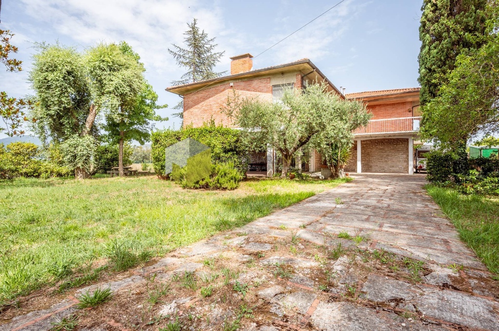 Villa singola in Via Lenin, San Giuliano Terme, 8 locali, 5 bagni