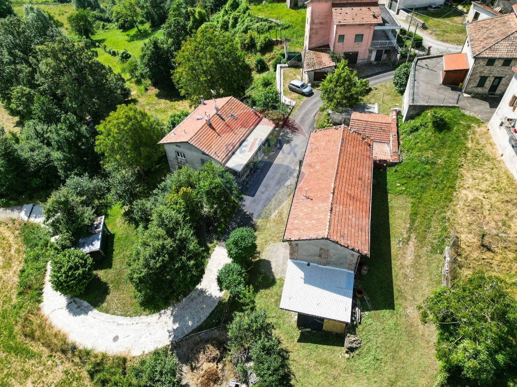 Casa semindipendente in STRADA DELLA VILLA, Tizzano Val Parma, 2 bagni