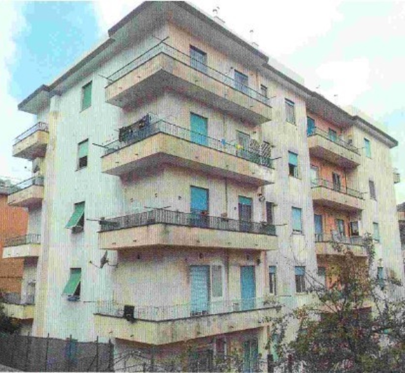 Appartamento in Via Borzoli 52, Genova, 5 locali, 1 bagno, 76 m²