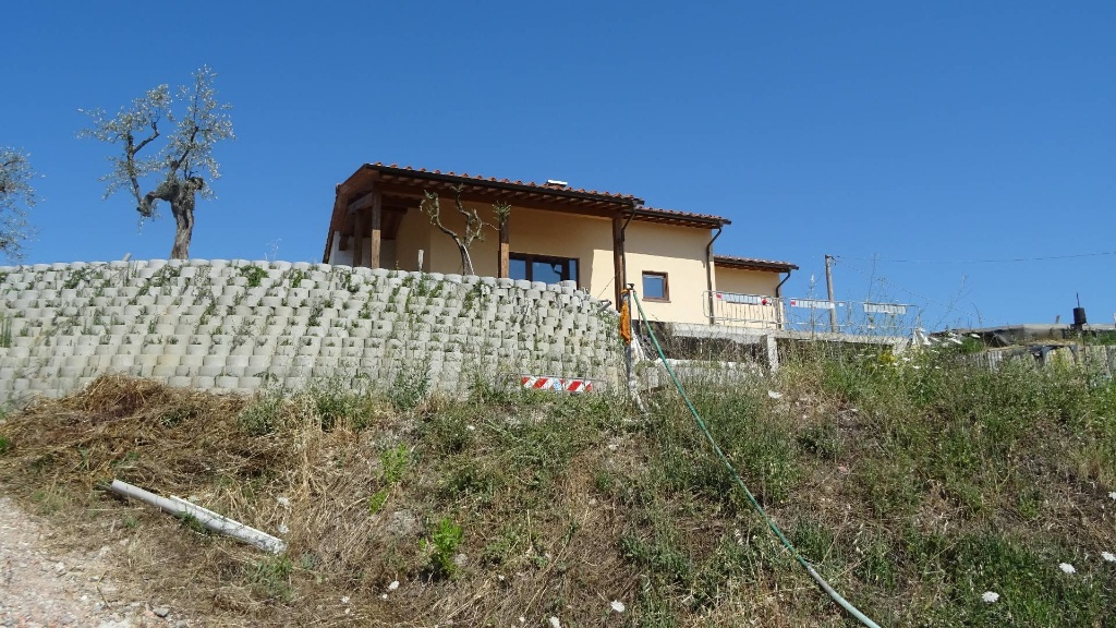 Casa indipendente a Castelfiorentino, 5 locali, 2 bagni, 100 m²