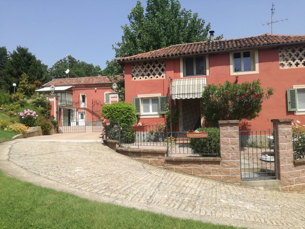Villa singola in Località Vallarone, Asti, 23 locali, giardino privato