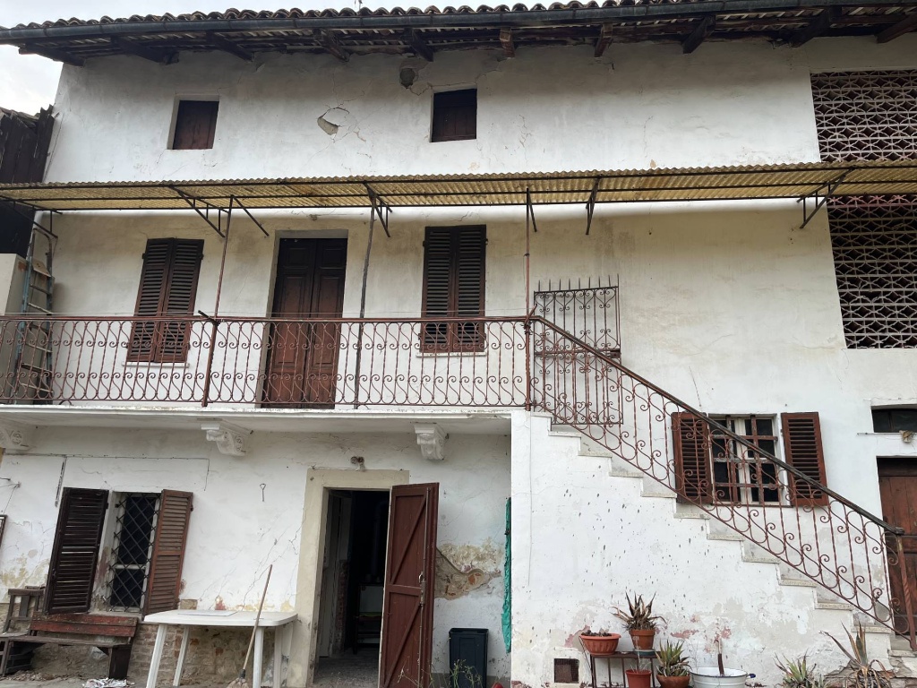 Porzione di casa in Via Mazzini, Montiglio Monferrato, 6 locali