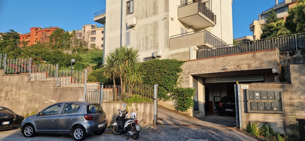 Monolocale a Salerno, 1 bagno, 40 m², riscaldamento autonomo