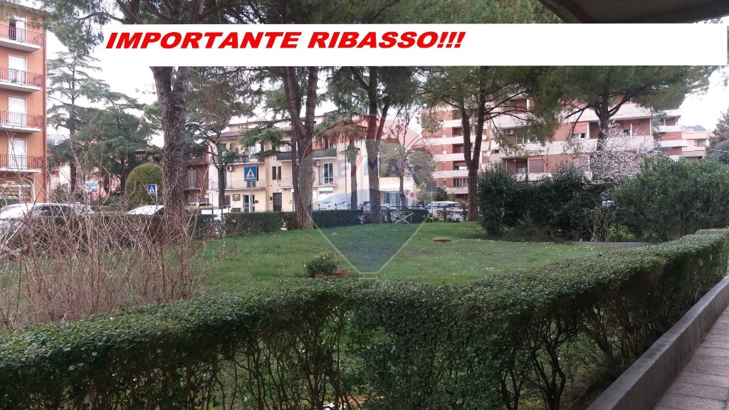 Bilocale in Via della Scuola, Perugia, 1 bagno, giardino in comune