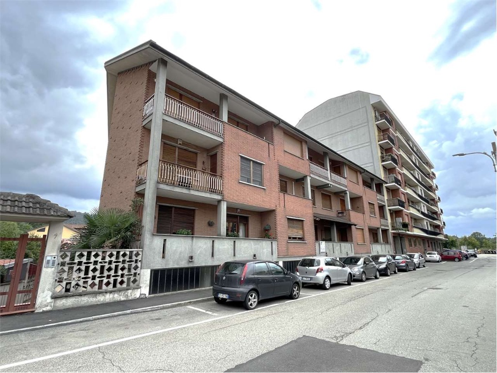 Trilocale in Via Sant'Eusebio, Chivasso, 1 bagno, garage, 87 m²