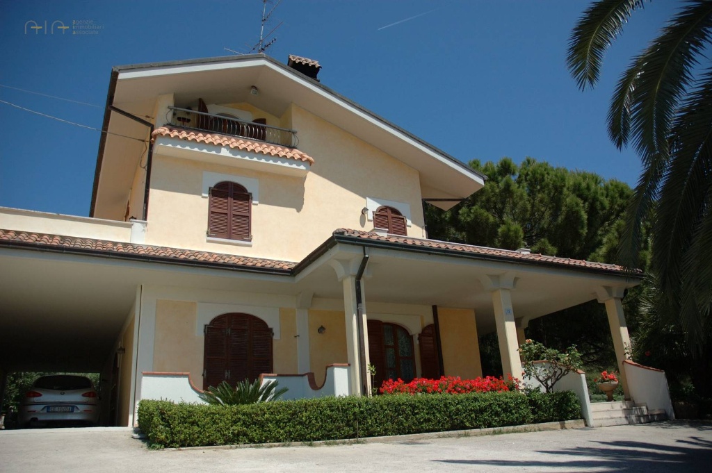 Villa singola in Contrada Monte Cretaccio, San Benedetto del Tronto