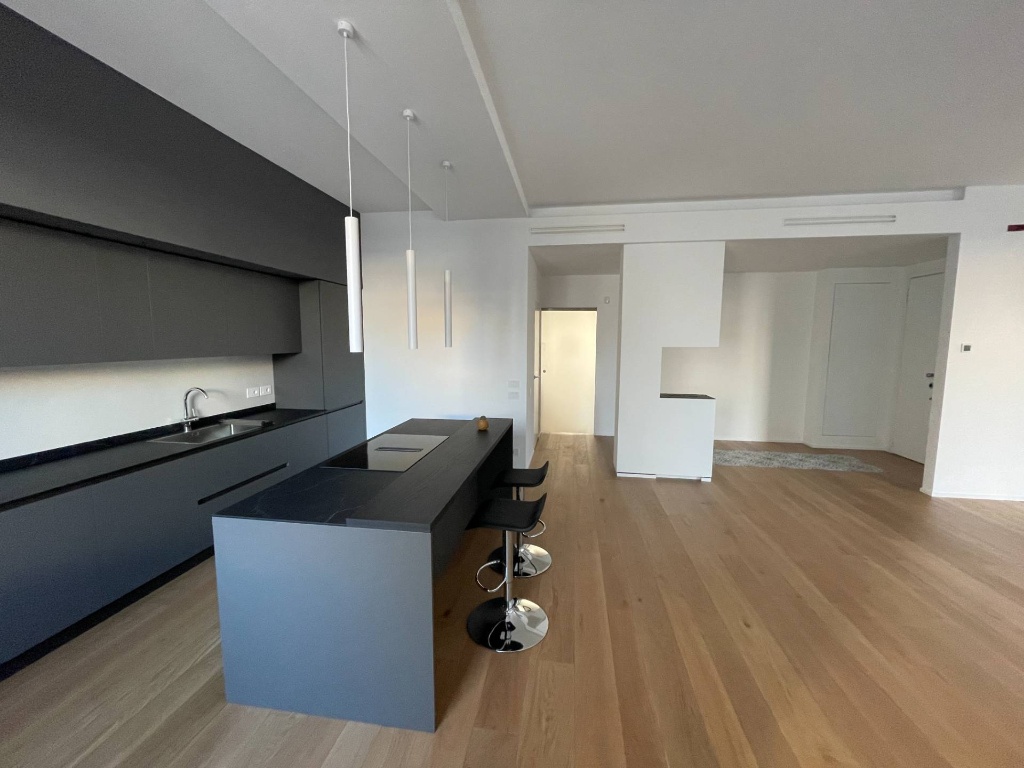 Appartamento in Largo Europa, Padova, 5 locali, 2 bagni, 200 m²