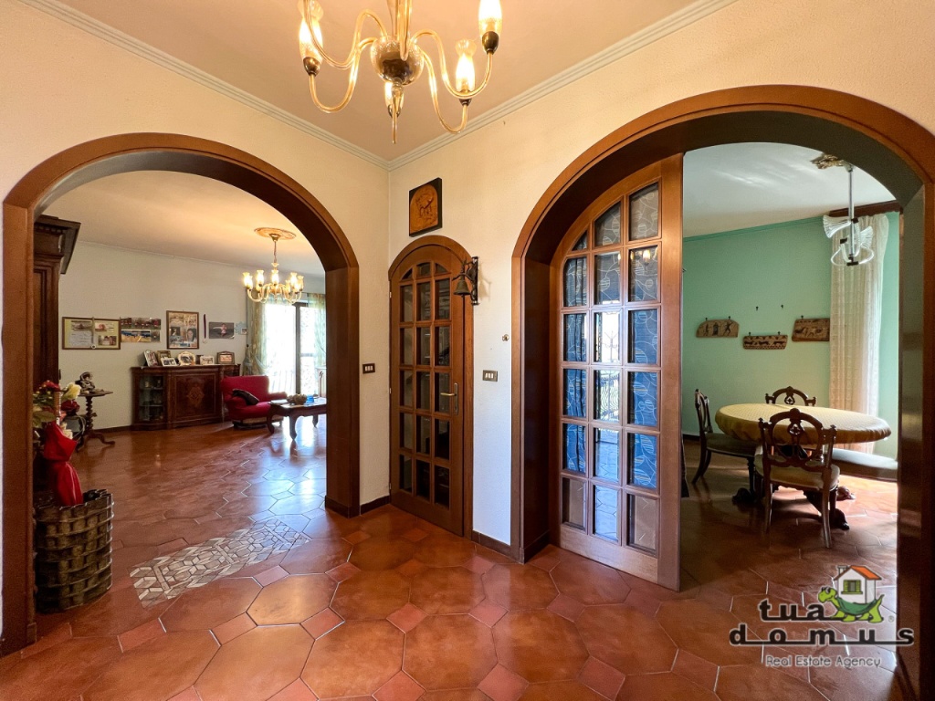Appartamento a Civita Castellana, 9 locali, 2 bagni, giardino privato