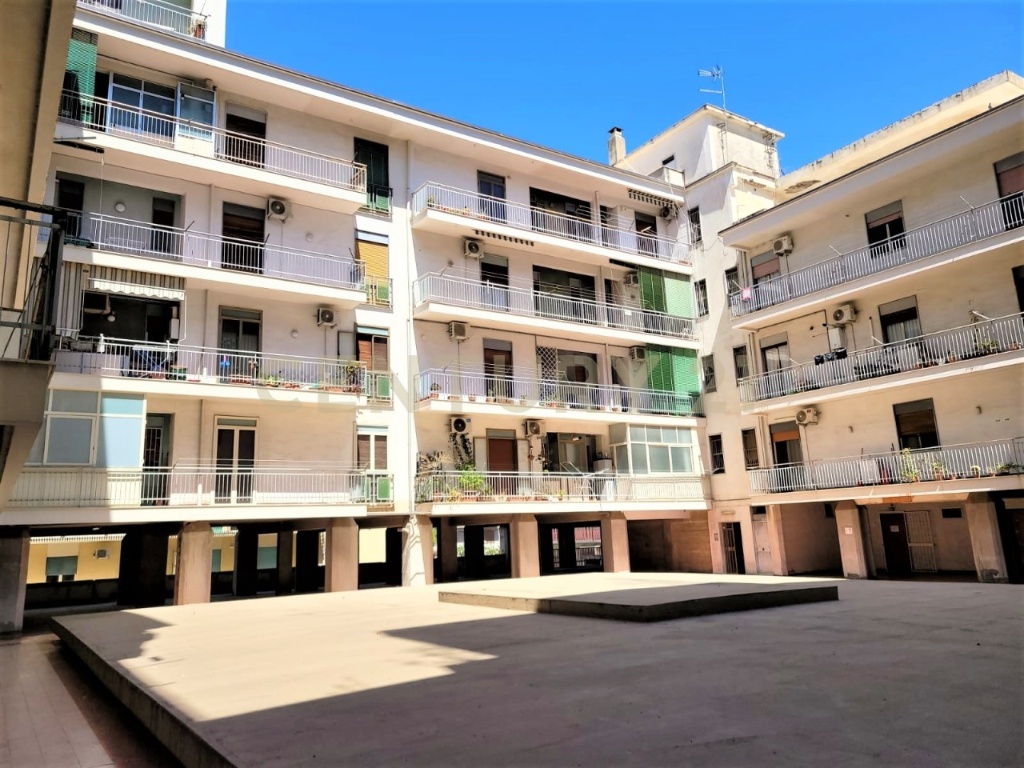 Appartamento in Via Termini, Lentini, 6 locali, 2 bagni, garage