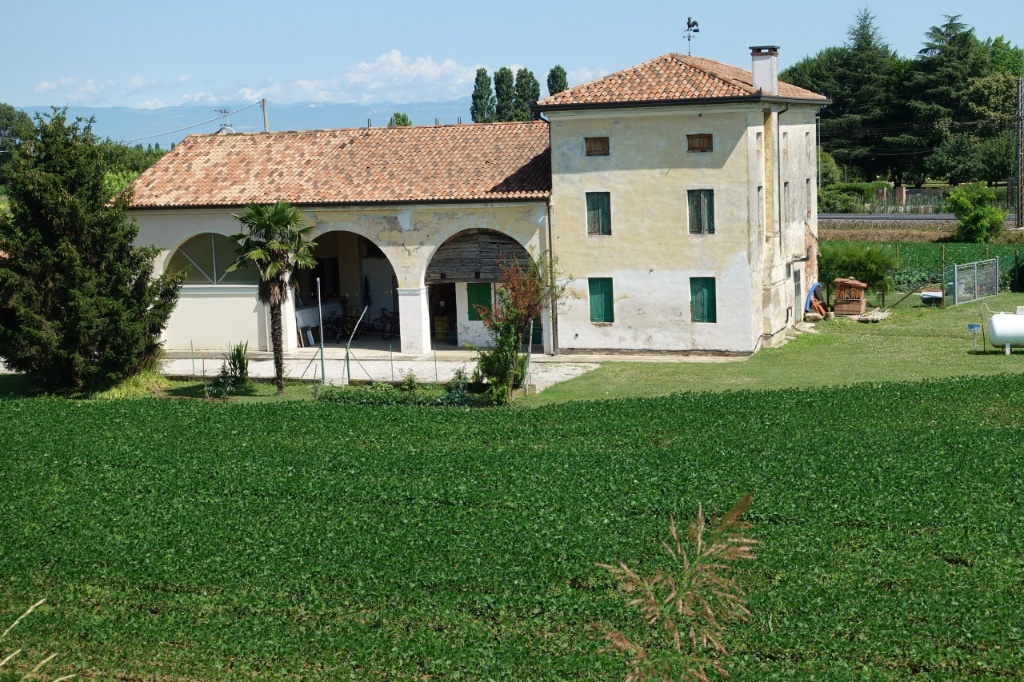 Casa indipendente a Mestrino, 7 locali, 1 bagno, 320 m² in vendita