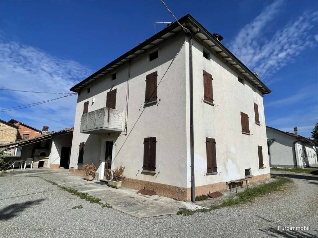 Casa indipendente in Monzato, Traversetolo, 10 locali, 2 bagni, garage