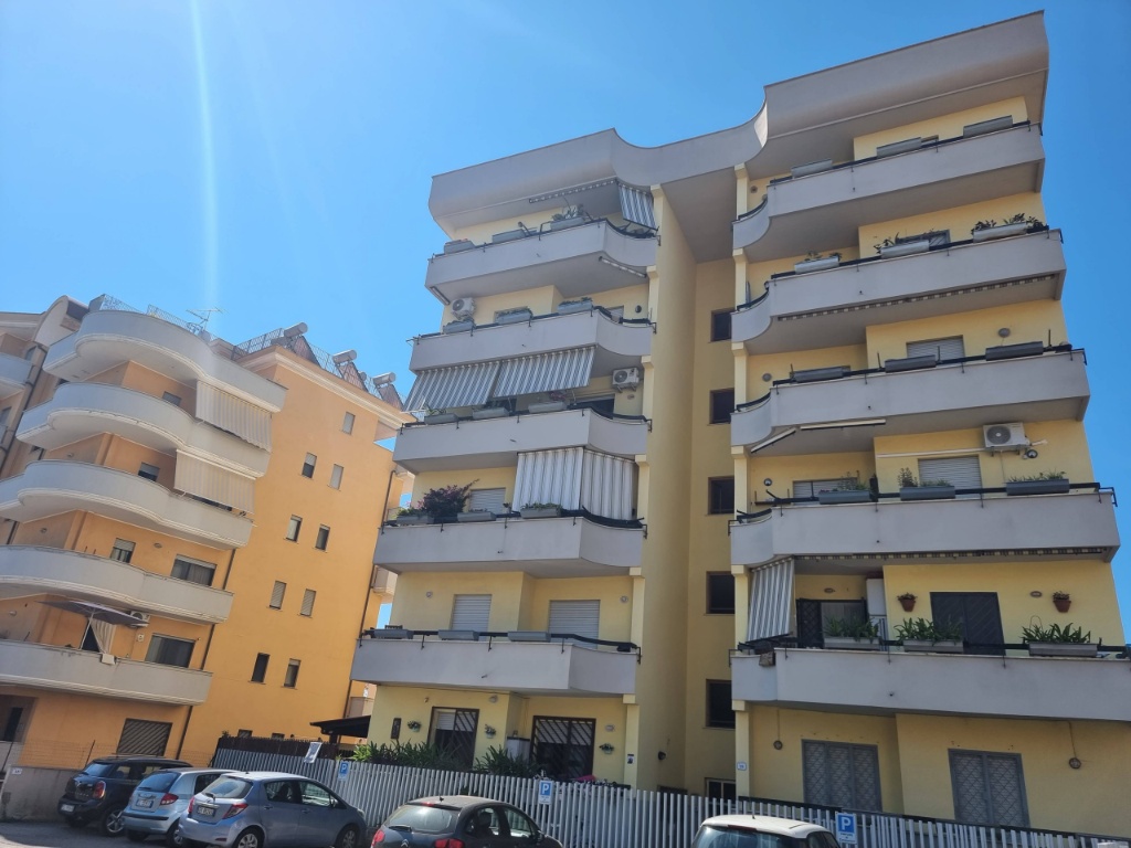 Bilocale in Aldo moro, Nettuno, 2 bagni, con box, 65 m², 3° piano