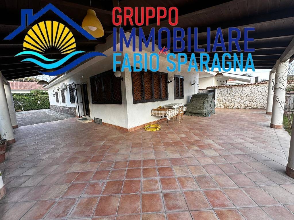 Villa a Sessa Aurunca, 10 locali, 5 bagni, giardino privato, 245 m²