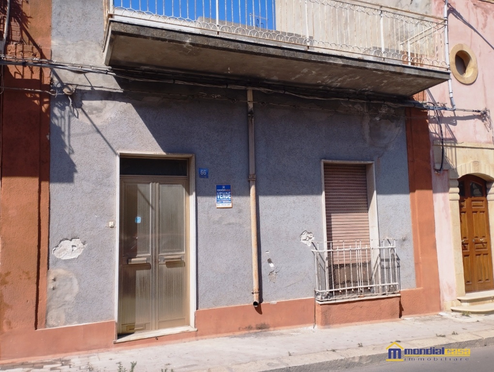 Casa indipendente in Via R.Pilo, Pachino, 4 locali, 1 bagno, 84 m²
