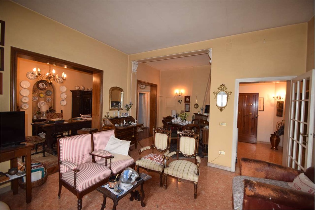 Villa in VIA XX SETTEMBRE 170, Perugia, 20 locali, 6 bagni, 425 m²