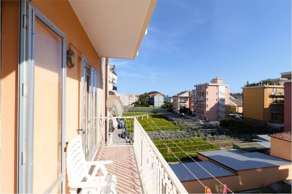 Quadrilocale in Via Alcide de Gasperi 6, Albenga, 1 bagno, 98 m²