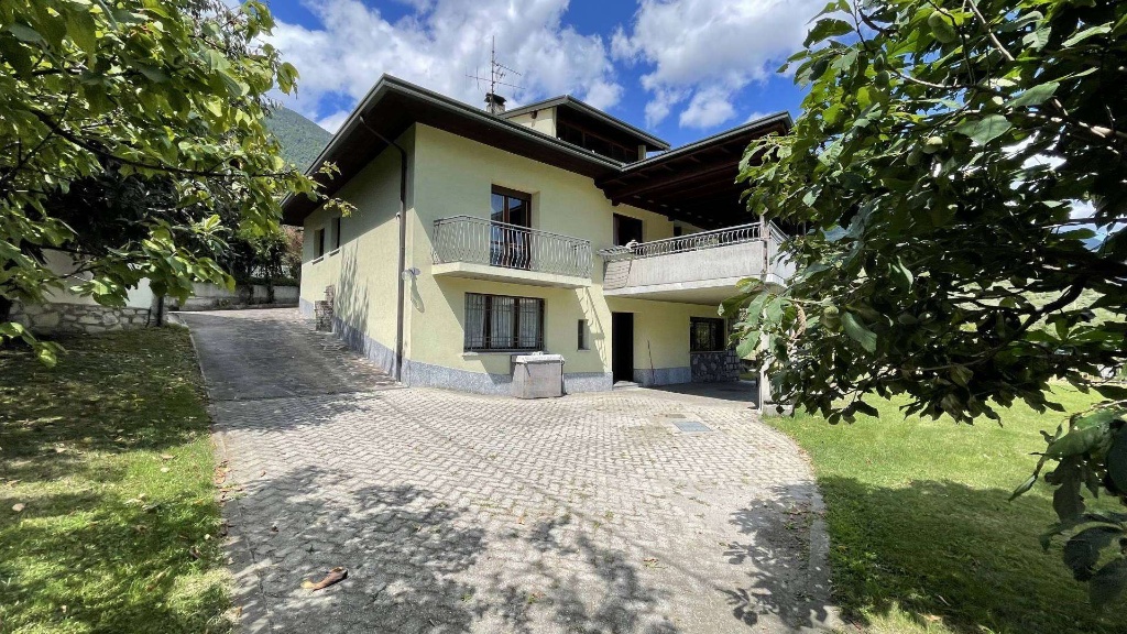 Casa indipendente in Via Berbenno, Berbenno di Valtellina, 6 locali