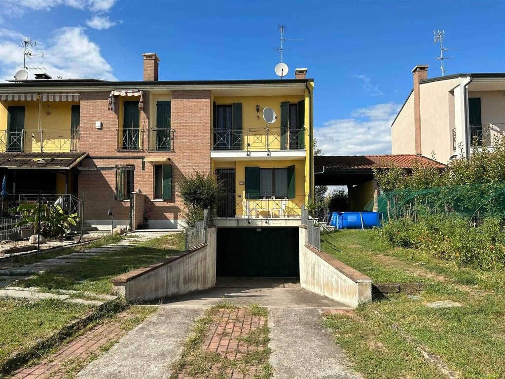 Villa a schiera a Gazzo Veronese, 7 locali, 2 bagni, 150 m² in vendita