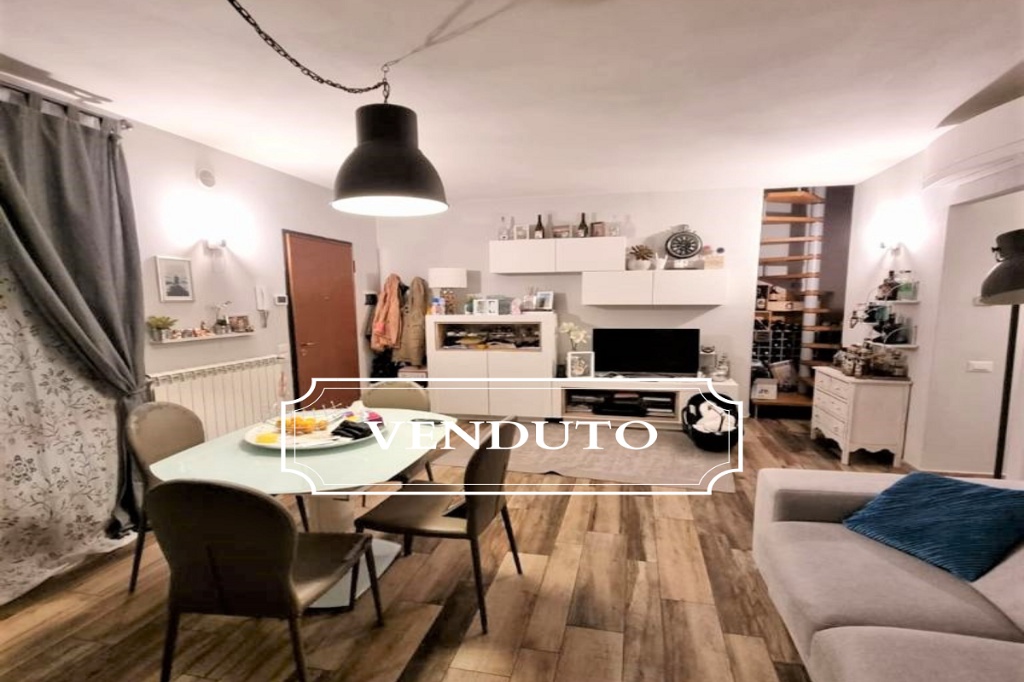 Appartamento a Gambassi Terme, 5 locali, 2 bagni, 98 m², 1° piano