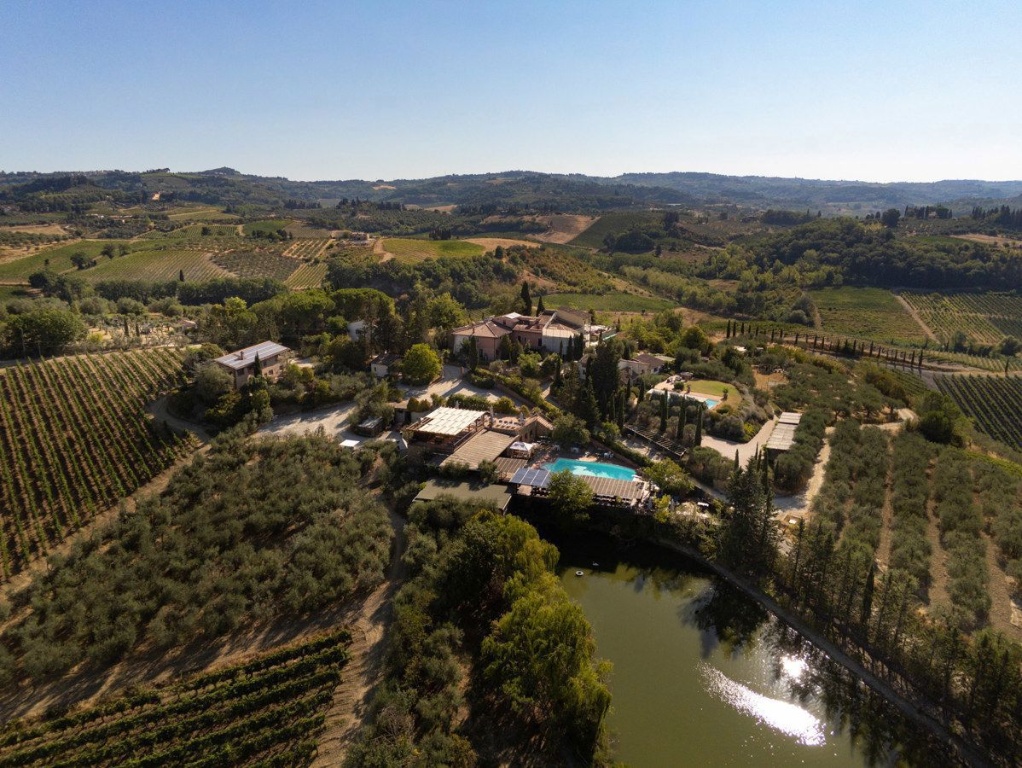 Villa a Certaldo, 45 locali, giardino privato, posto auto, 800 m²