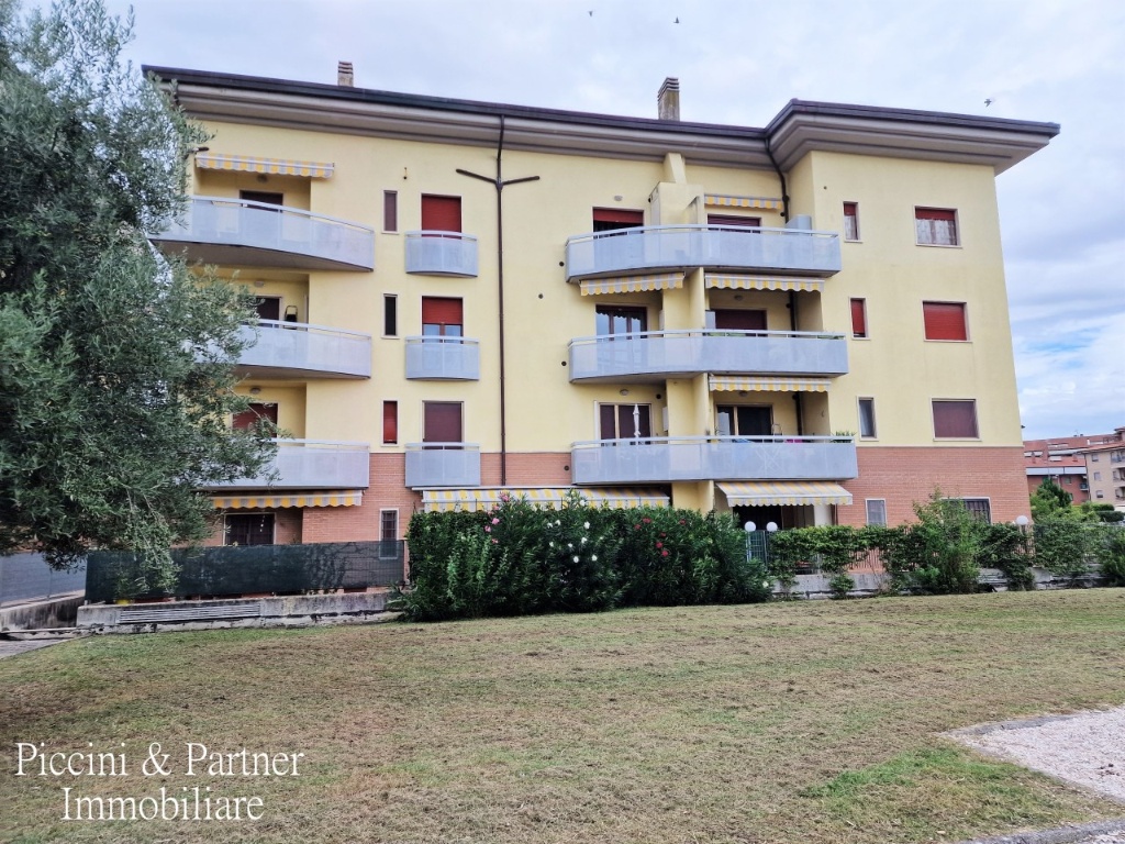 Appartamento in Via Bevagna 48, Bastia Umbra, 45 locali, 2 bagni