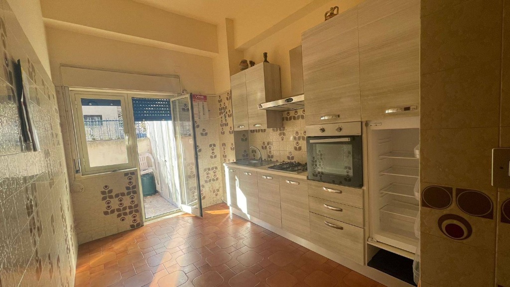 Trilocale a Messina, 1 bagno, 90 m², piano rialzato in vendita