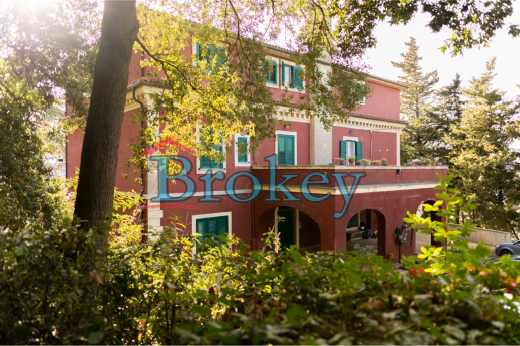 Villa singola a Camerano, 10 locali, giardino privato, 1350 m²
