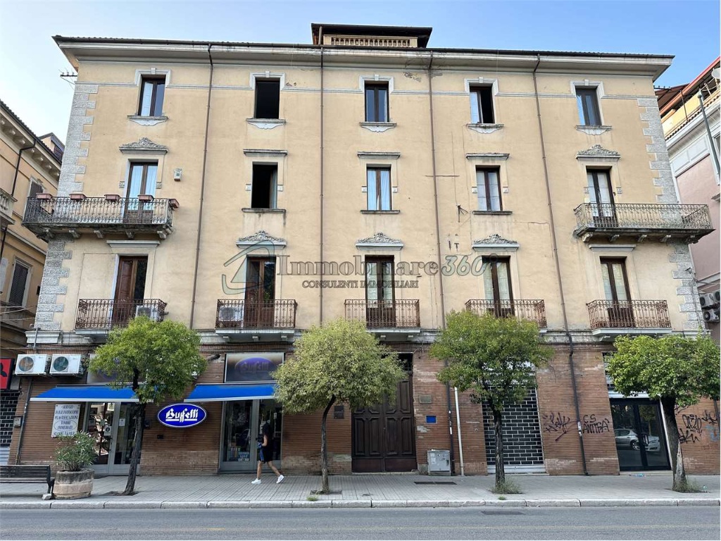 Trilocale in Viale Trieste 60, Cosenza, 1 bagno, 110 m², 2° piano
