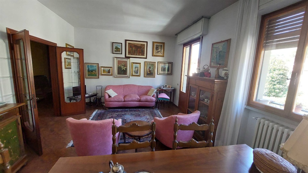 Appartamento a Prato, 5 locali, 2 bagni, 125 m², 1° piano, terrazzo
